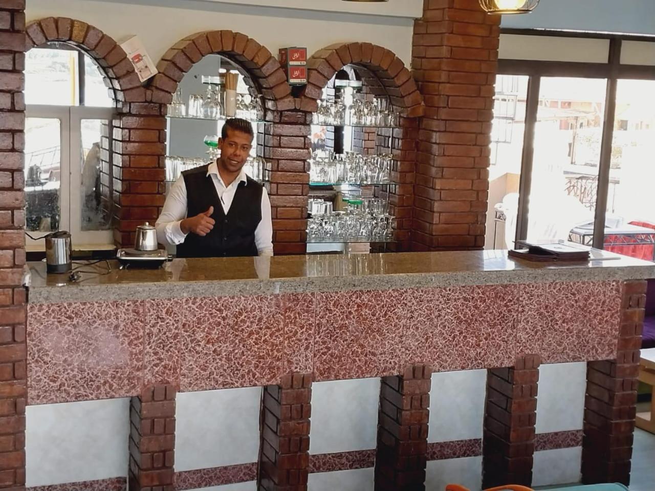 Merry Land Hotel & Roof Top Nile Restaurant Louxor Extérieur photo