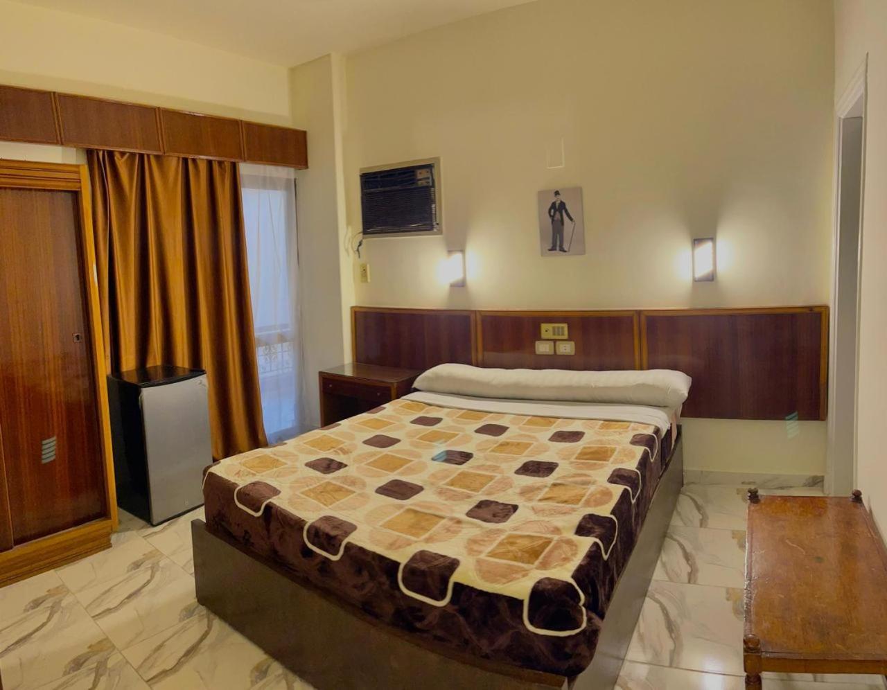 Merry Land Hotel & Roof Top Nile Restaurant Louxor Extérieur photo