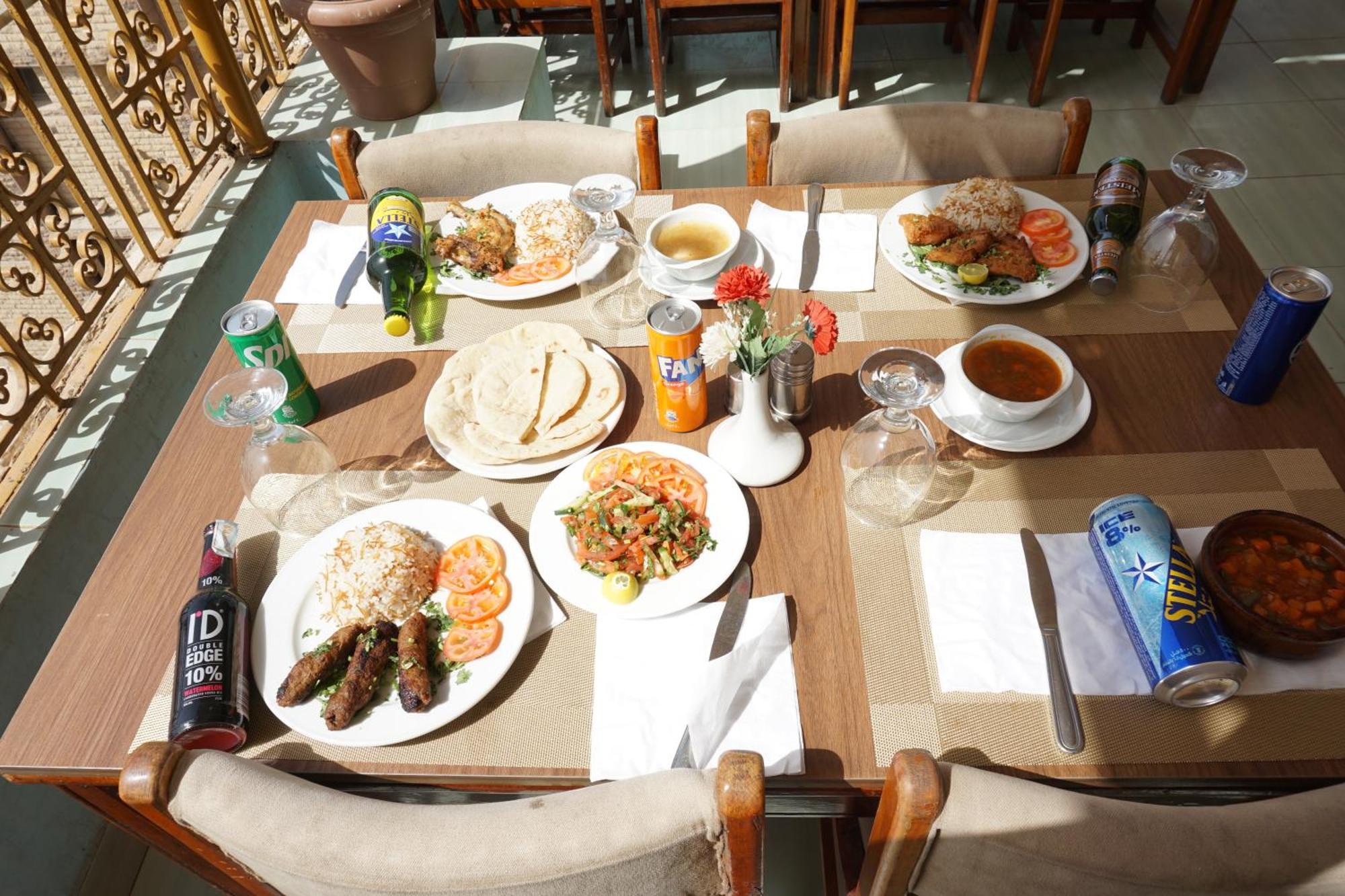 Merry Land Hotel & Roof Top Nile Restaurant Louxor Extérieur photo